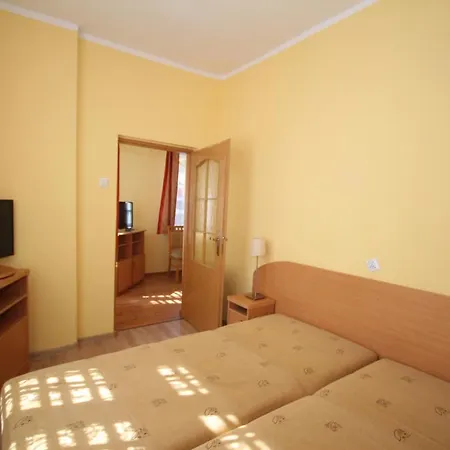 Gryf Pokoje Blisko Plazy Krynica Morska Exterior photo