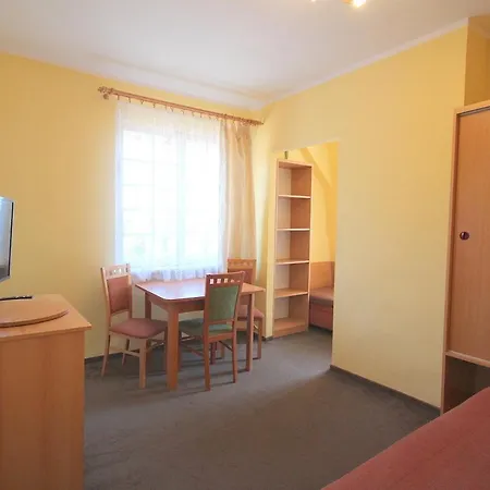 Gryf Pokoje Blisko Plazy Krynica Morska Exterior photo